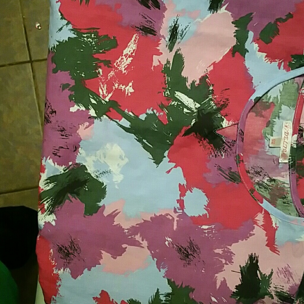 Multi color scrub top